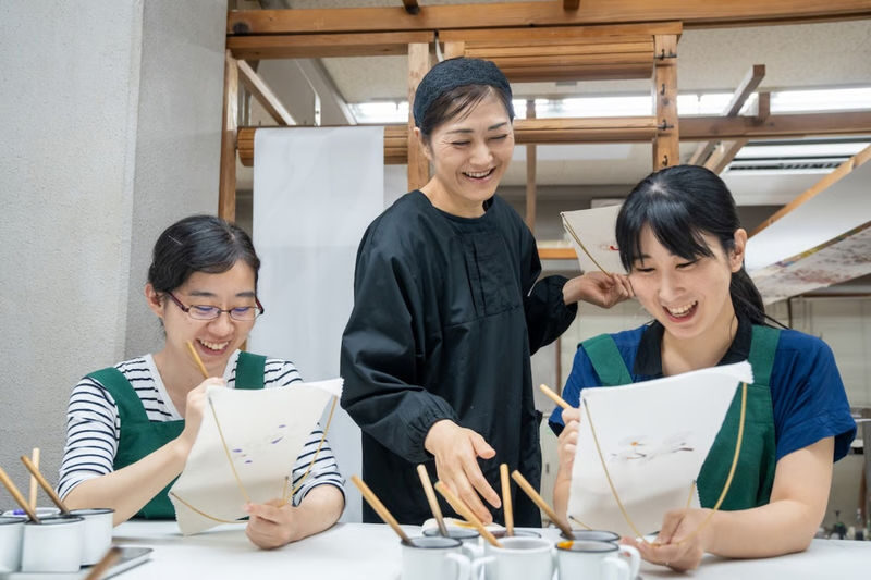 Kyoto Fushimi: Artisan-Led Hand-Painted Kyo-Yuzen Workshop - First, understand what you are looking at