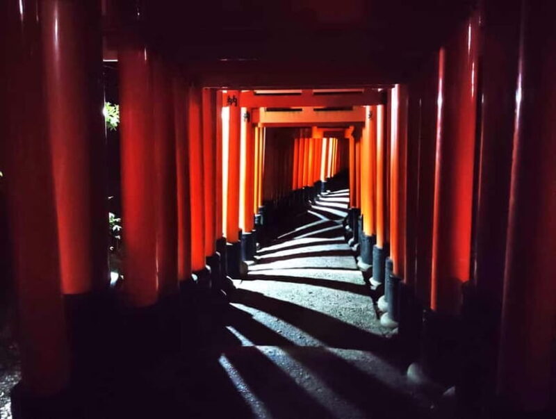 Kyoto: Fushimi Inari Taisha Night Tour with Guide - Authentic and Meaningful Moments