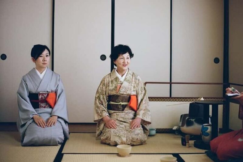 Kyoto: Fushimi Inari, Tea, Geisha Walk, and Crafts Day Tour - Starting Point: JR Inari Station