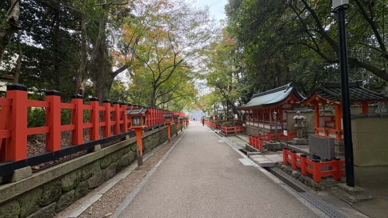 Kyoto: Geisha Area & Yasaka Shrine Walk (Eng & Arabic) Guide - Discover Kyoto’s Gion and Yasaka Shrine with a Bilingual Guide