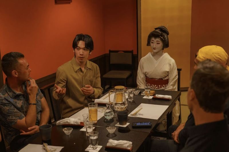 Kyoto: Geisha Dinner & Gion Cultural Walk - A Kyoto evening built around conversation