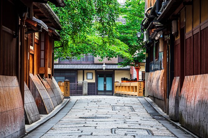 Kyoto Geisha District Walking Tour in Gion - Intimate Small-Group Experience