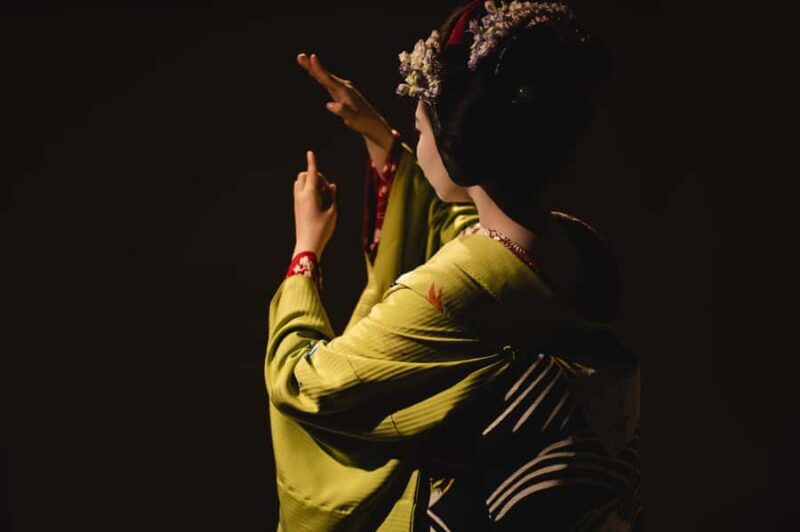 Kyoto Geisha Show Cultural Hour with an apprentice Maiko - Good To Know