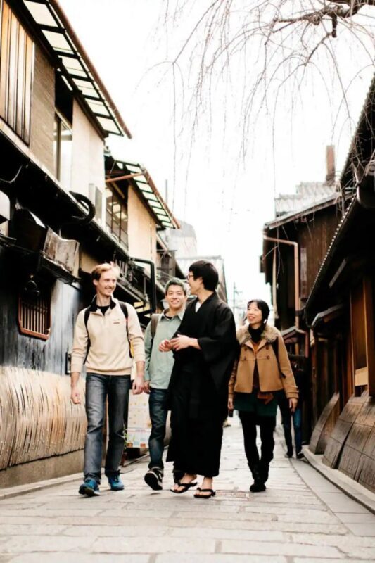 Kyoto: Gion Cultural Walk & Geisha Performance with Dining Options - Choosing lunch, tea or dinner