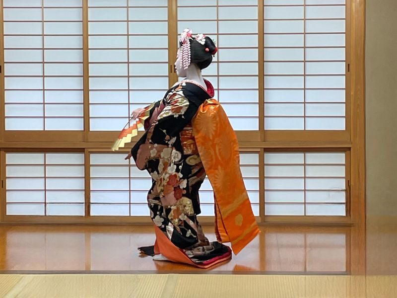 Kyoto Gion Geisha & Maiko Half-Day Walking Tour - What to Know Before You Book