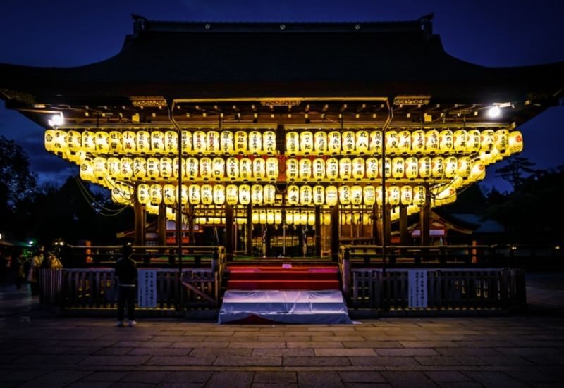 Kyoto: Gion Hidden Gems & Geisha Culture Tour - Yasui Konpiragu and a closer look at local worship