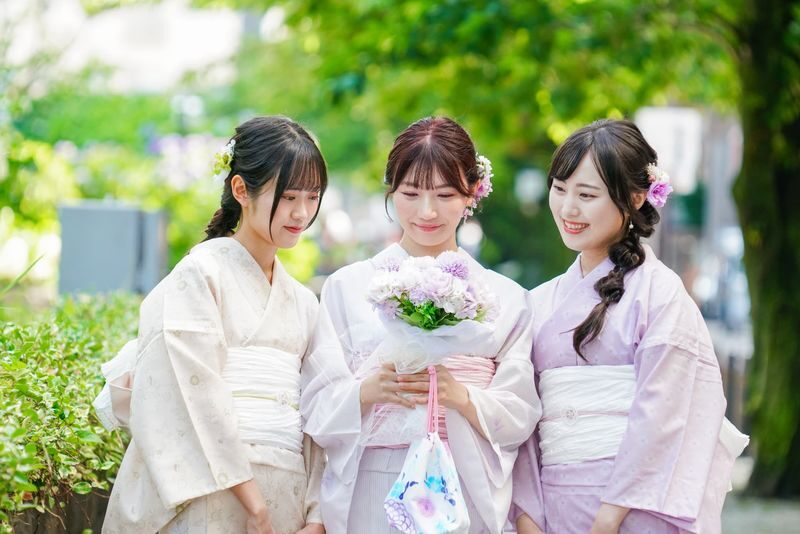 Kyoto Gion | Kimono Rental with Hair Set, Makeup & Photo Shot - Choose a Kimono, Then Make Gion Your Backdrop