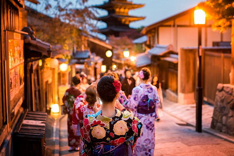 Kyoto Gion Night Guided Walking Tour (3 Hours) - Why Gion makes sense after dark