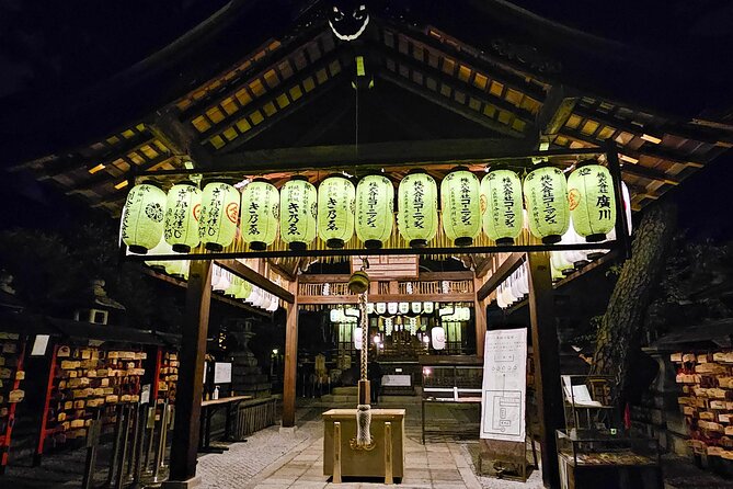 Kyoto Gion Night Walk - Small Group Guided Tour - Expert Guide and Local Insight