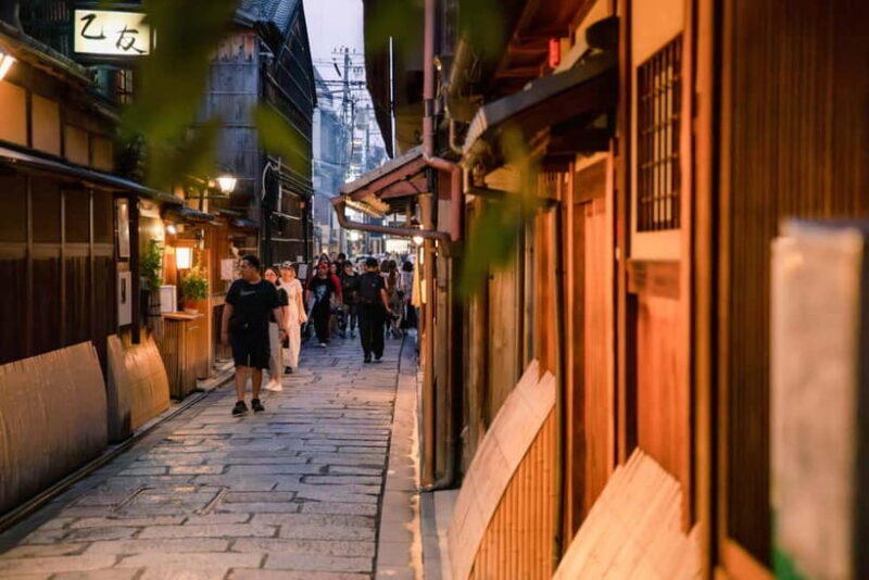 Kyoto: Gion World of the Geisha Guided Walking Tour - Kimono Experience (Optional Upgrade)