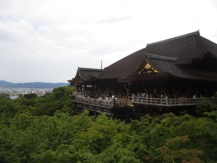 Kyoto: Golden Pagoda, Bamboo, Kiyomizu, Geisha (Italian) - Exploring the Golden Pagoda (Kinkaku-ji)