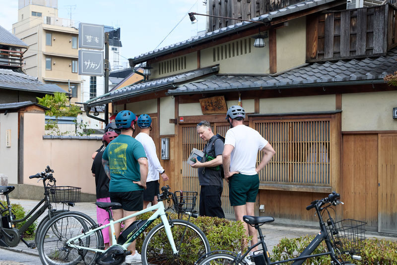 Kyoto Hidden Gems E-Bike Tour Through Backstreets & Temples - Heian Shrine and the Imperial Palace as route anchors