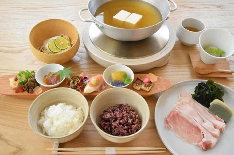 Kyoto: Hidden Spirits of Dawn Guided Tour with Tea Ceremony - Additional Insights from Reviews