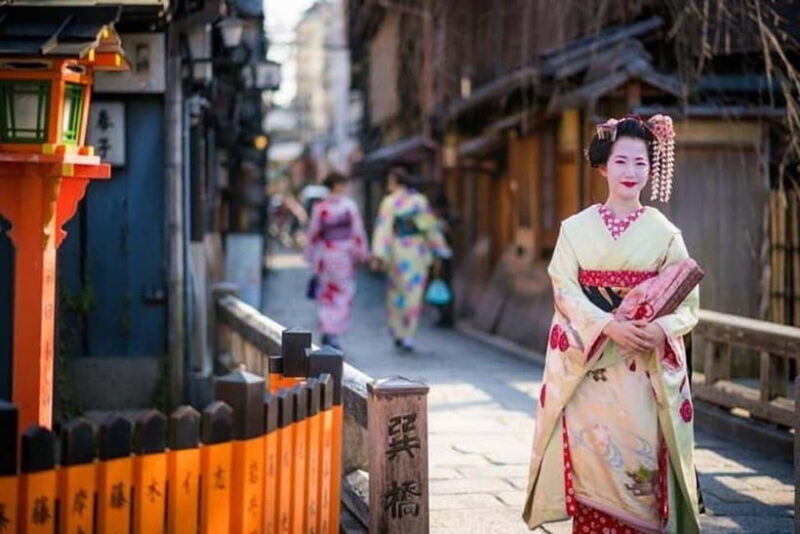Kyoto Highlights: Gion & Fushimi Inari Tour with Guide - Good To Know
