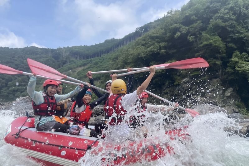 Kyoto Hozugawa River Rafting Experience: Enjoy the Great Outdoors! Free Photo Data - Hozugawa rafting at a glance