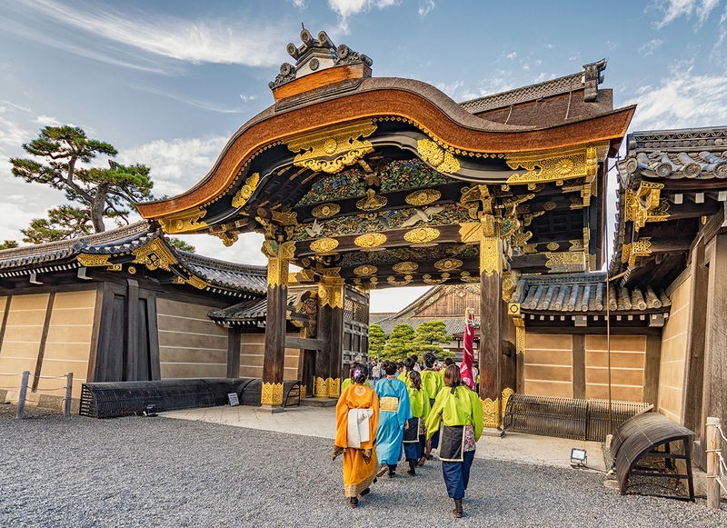 Kyoto In-Depth Tour: Nijo Castle + Kinkaku-ji (Golden Pavilion) + Fushimi Inari-taisha Shrine + Arashiyama Tenryu-ji Temple & Bamboo Grove One Day Tour | Departure from Osaka/Kyoto Available - Who should book this Kyoto day tour?