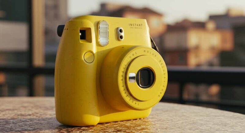 Kyoto: Instant Camera Rental with Film - An Engaging Introduction to Kyoto’s Instant Camera Experience