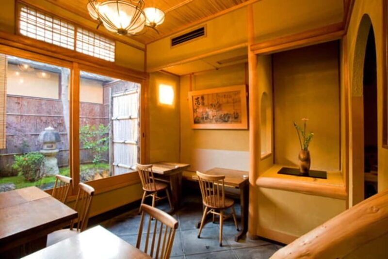 Kyoto: Kaiseki Reservation at Hanasaki Manjiro - Introduction