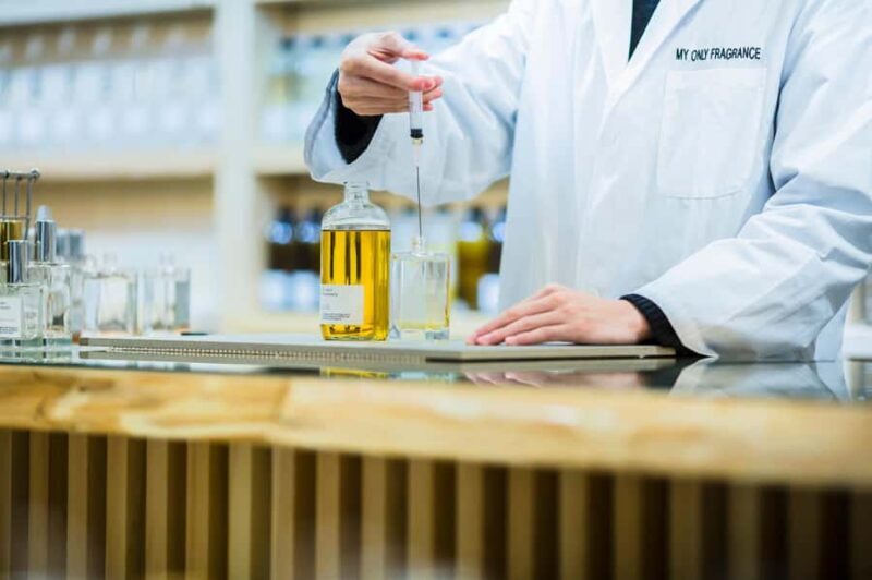 KYOTO KAWARAMACHI: Custom Fragrance Workshop - The Sampling and Selection Process