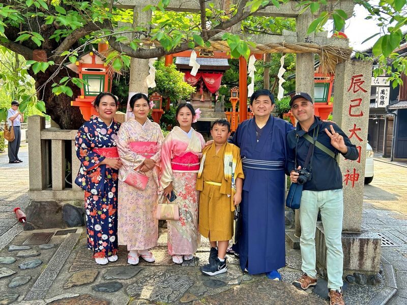 Kyoto Kimono & Gion Private Photography Tour - Kimono and Gion, a Kyoto pairing