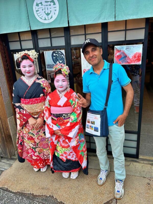 Kyoto Kimono & Gion Private Photography Tour - Gion as a portrait setting