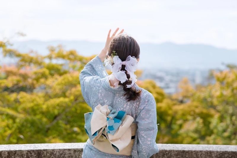 Kyoto Kimono Rental Experience & Japanese Makeover & Photoshoot (Provided by Ookini Arashiyama Store) - At a glance