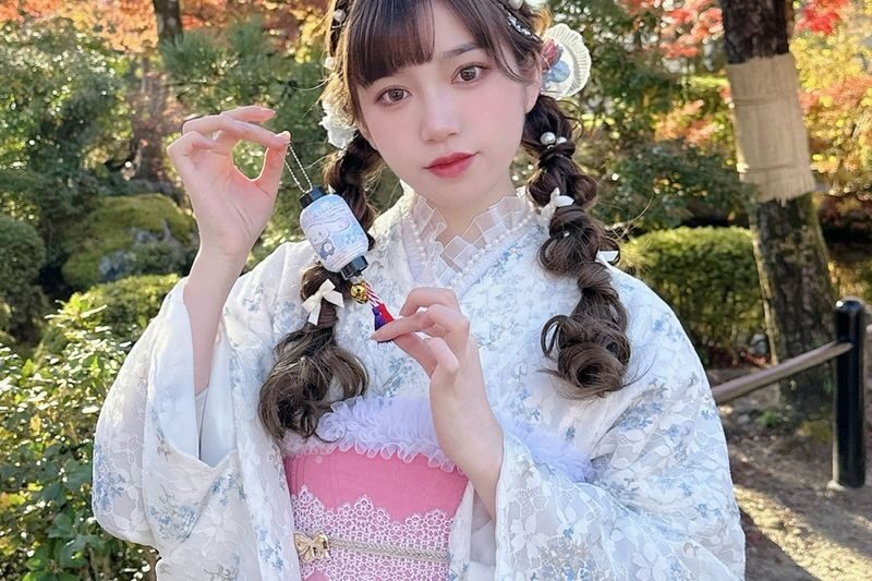 Kyoto Kimono Rental Experience & Japanese Style Makeup & Photo Shoot (Ookini Fushimi Inari Store) - Getting dressed and styled