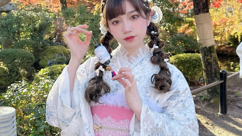 Kyoto Kimono Rental Experience (Optional Elegant Hairstyle/Japanese Makeup/Photography) (Ookini Kimono Rental Yasaka Shrine Gion Store) - Step outside into Gion and Higashiyama