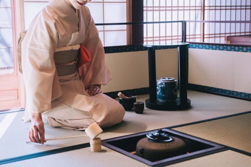Kyoto: Kimono Tea Ceremony at Orizuruya Gion - Kyoto: Kimono Tea Ceremony at Orizuruya Gion – A Closer Look
