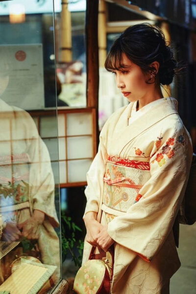 Kyoto: Kimono/Yukata Rental 5 Minute From Kiyomizu-Dera - Languages and Services