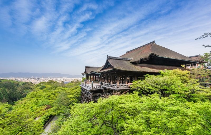 Kyoto Kiyomizu-dera Temple, Kinkaku-ji Temple, and Fushimi Inari-taisha Shrine One-Day Tour - Kinkaku-ji: a quick look at Kyoto’s gold pavilion