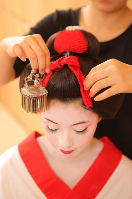 Kyoto: Maiko Makeover and Photoshoot Experience (Women Only) - Photography Session