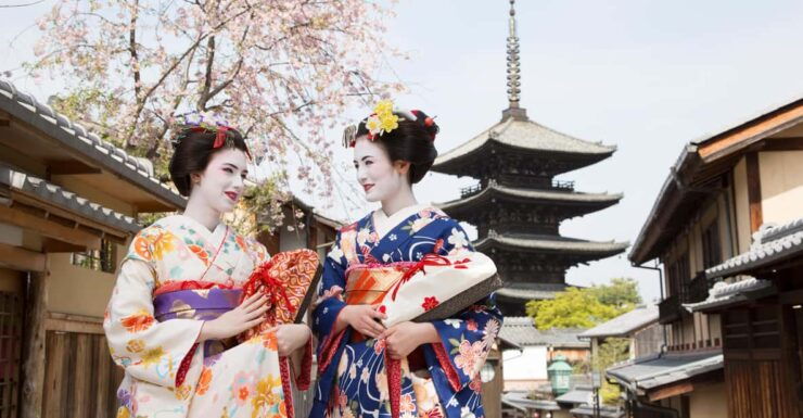 Kyoto : Maiko Makeover Stroll and Photo Shoot Experience - Costume and Makeup Choices
