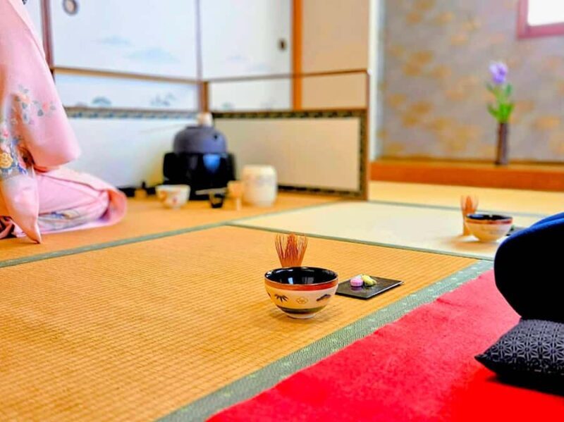 Kyoto: Matcha Experience in a Sushi Restaurant - A Close Look at the Kyoto Matcha Experience
