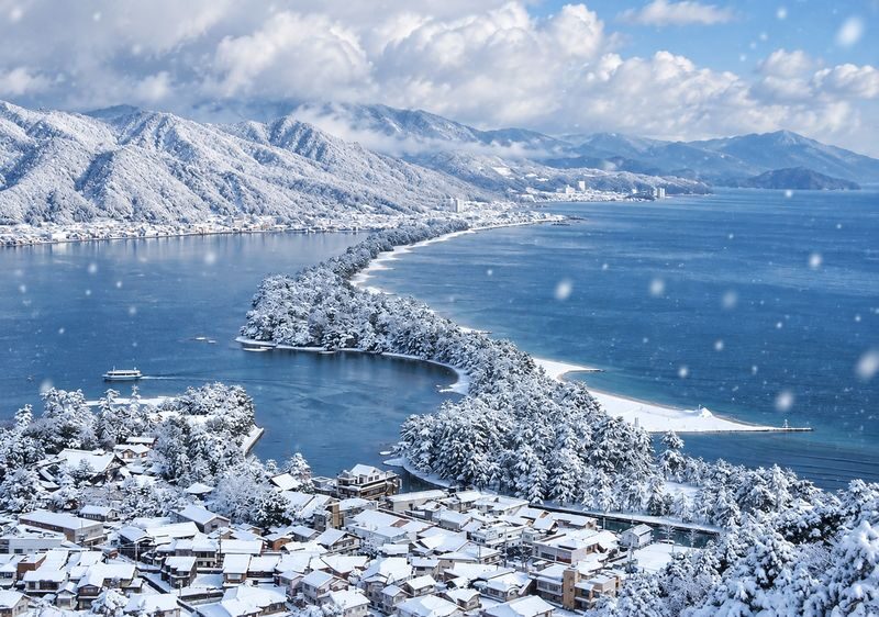 Kyoto Miyama Winter Lantern Festival Illumination & Amanohashidate & Ine Funaya Boat Tour One-Day Trip - Weather, meeting points and useful preparation