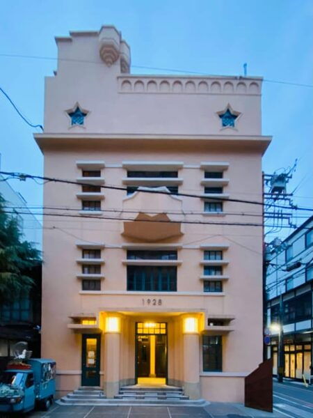 Kyoto Modern Architecture Tour: Sanjo Area - Getting to the Meeting Point
