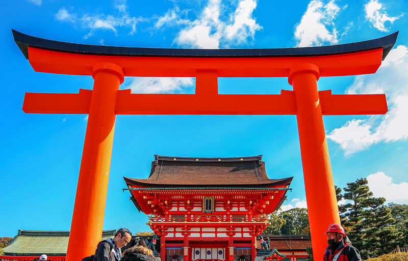 Kyoto Nara Day Trip [with Fried Chicken Set Meal] - Kiyomizu-dera Temple, Fushimi Inari-taisha Shrine, Nara Park, Todai-ji Temple Day Trip (Pick-up available in Osaka and Kyoto) - Nara Park: deer, crackers, and a little caution