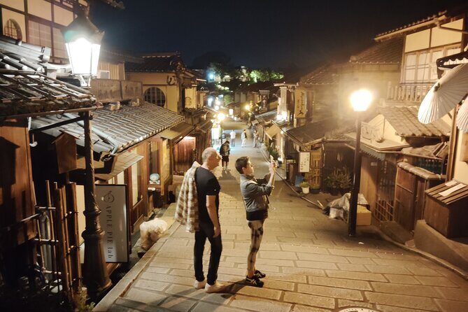 Kyoto: Night Stroll Through the Enchanting Gion District - Exploring Kyoto at Night: What to Expect