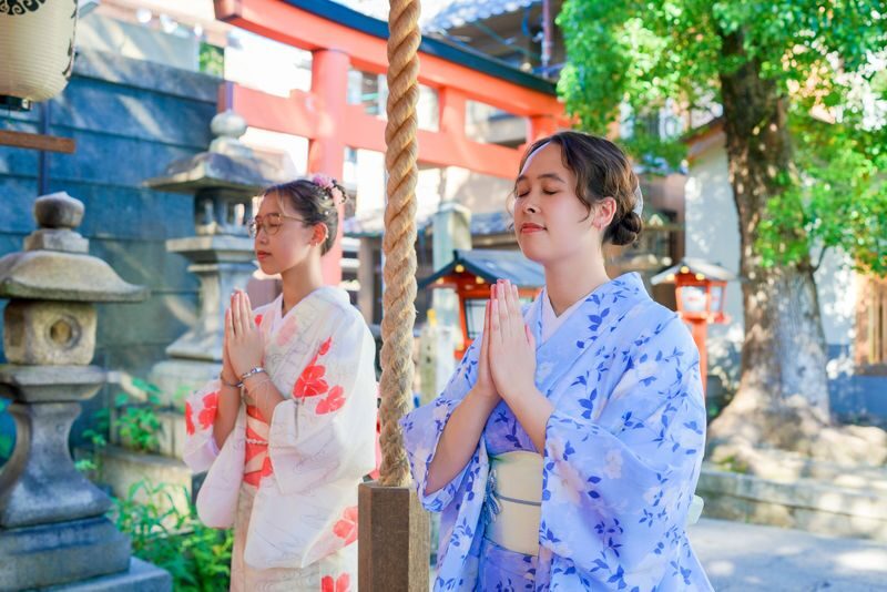 Kyoto: Personalized Commemorative Photo Shoot Service - A guided shoot, not a stiff studio session
