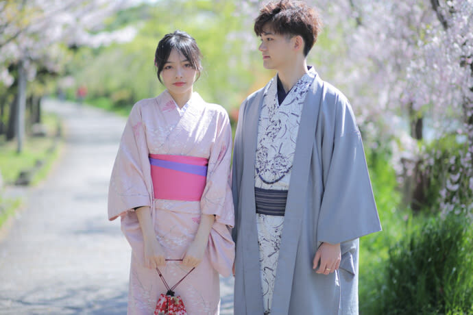Kyoto Photography Services - From Yasaka Shrine toward Minami-za and Gion