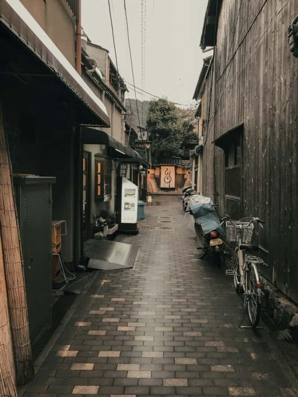 Kyoto: Private Gion Walking Tour with Matcha - Good To Know