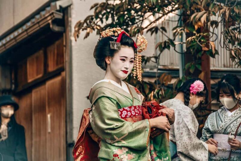 Kyoto Private Tour: Nishiki Market, Zen Temples & Sweets - Hidden Tea Shops & Wagashi: Sweets with Cultural Stories