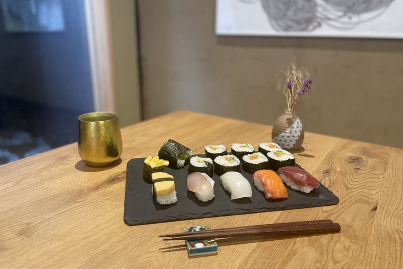 Kyoto Sushi Workshop ( English Speaking Class) - A sushi lesson in Higashiyama