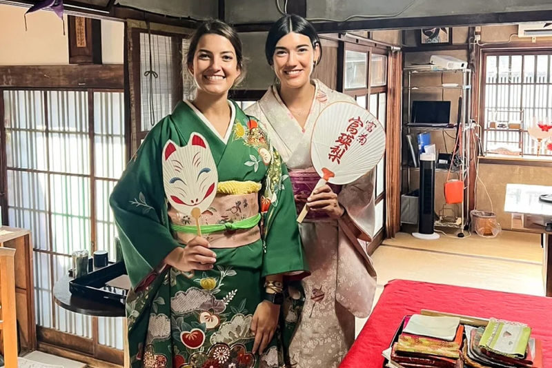 Kyoto Table-Style Tea Ceremony at a 100-Year-Old Wooden Townhouse - Table seating keeps the ritual within reach