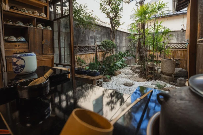 Kyoto Table-Style Tea Ceremony at a 100-Year-Old Wooden Townhouse - The kimono option adds a second layer