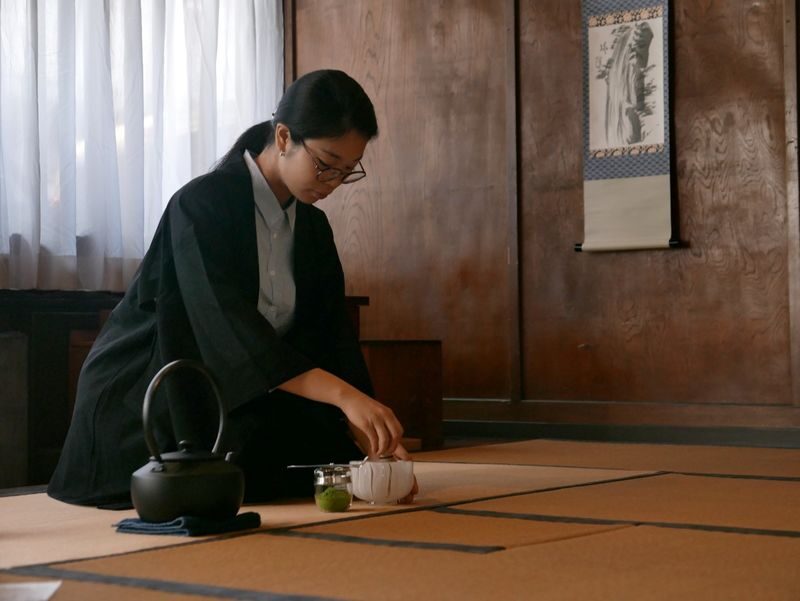 Kyoto: Tea Ceremony Meditation: Make Your Matcha with a Tea Master - Whisking your own bowl of matcha