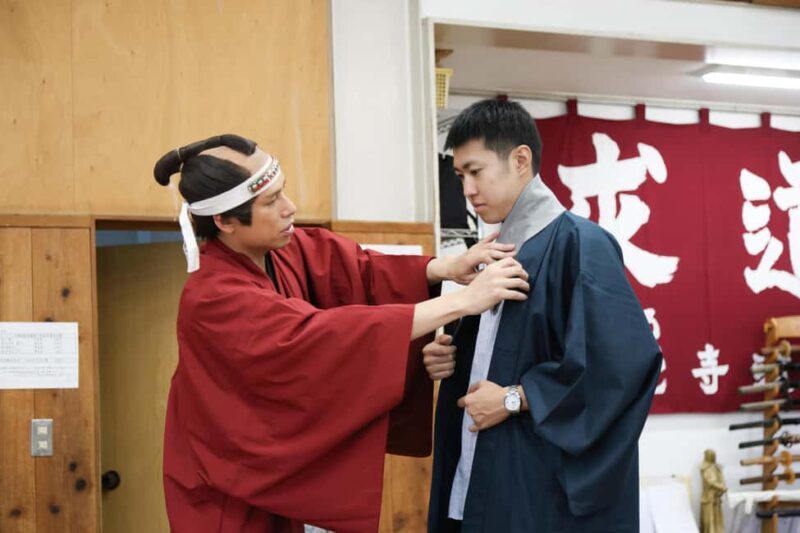 Kyoto:Samurai Sword & Kimono Temple Experience by an Actor - Who Should Book This?