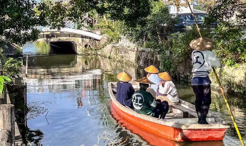 Kyushu Itoshima Coast Sightseeing & Shiraito Falls & Yanagawa River Cruise & Dazaifu Tenmangu Shrine Classic Dual Route Day Tour - A long day that links coast, canals and shrine