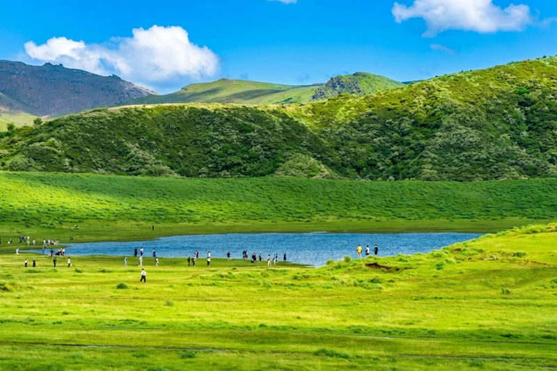 Kyushu Miyazaki | Day Tour with Optional Lunch & Boat Ride: Takachiho Gorge & Mount Aso | Kamishikimi Kumanoimasu Shrine & Amanoyasu-gawara Full-Day Romantic Tour - What to bring and how to handle the early start