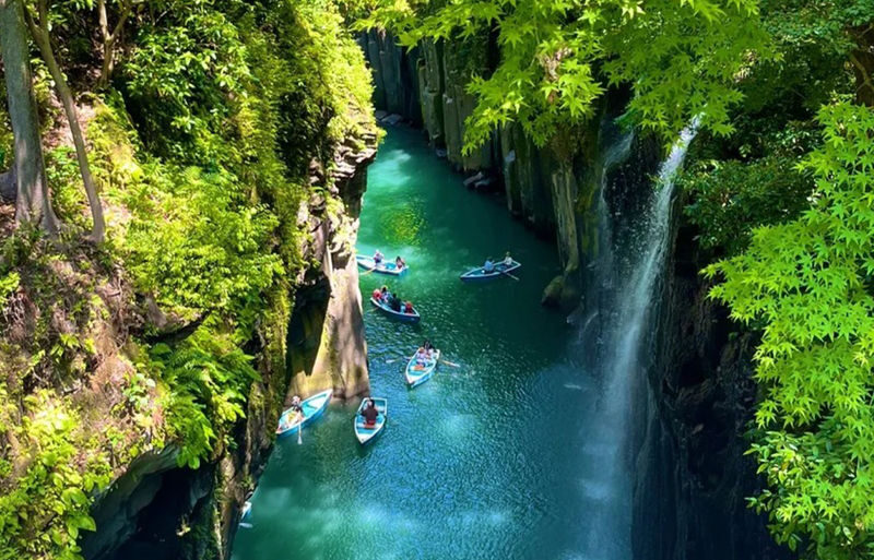 Kyushu One-Day Tour: Kamishikimi Kumanoimasu Shrine & Amanoiwato Shrine & Takachiho Gorge (Includes snacks & one-way shuttle bus to Takachiho Gorge) - At a glance